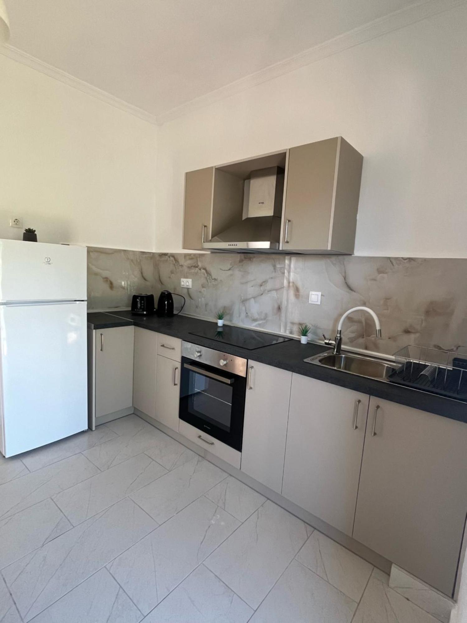 Ilias Apartments Dassia By Hotelius ภายนอก รูปภาพ